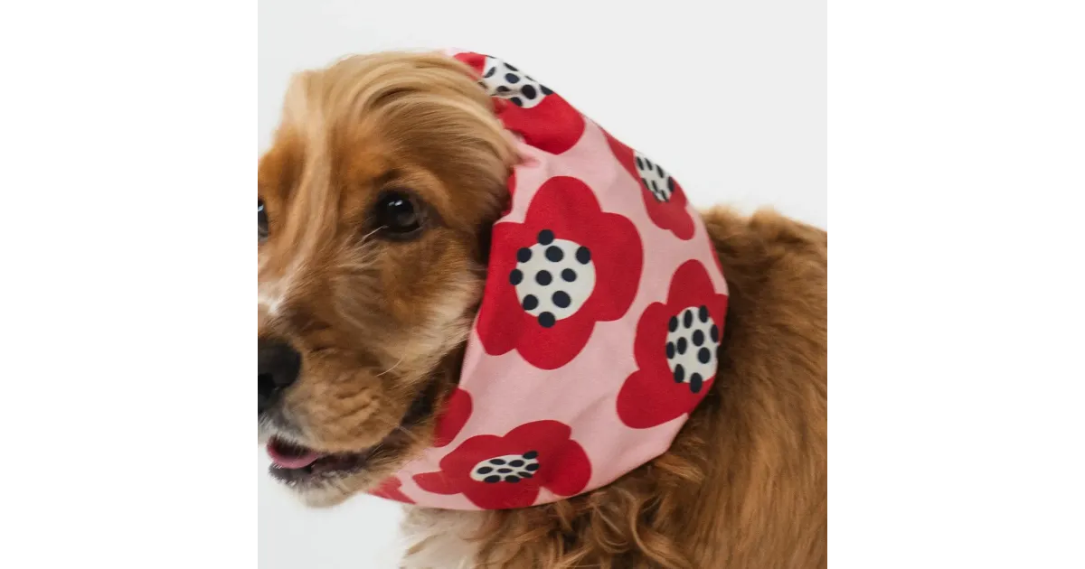 Snood motif fleur rouge